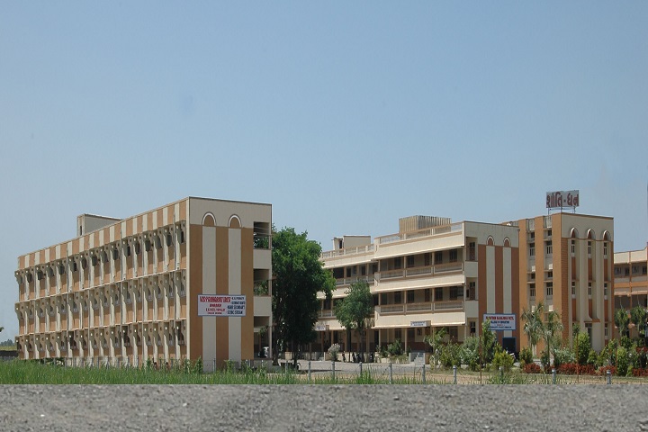 https://cache.careers360.mobi/media/colleges/social-media/media-gallery/18976/2019/5/29/Campus view of Vidyabharti Trust College of BBA and BCA Surat_Campus-View.jpg